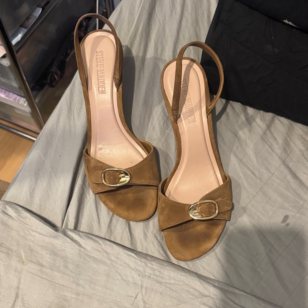 Steve Madden Tan Slingback Heels with Gold Buckle
